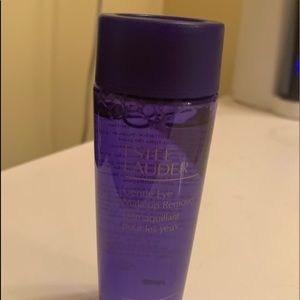 Estée Lauder make up remover.